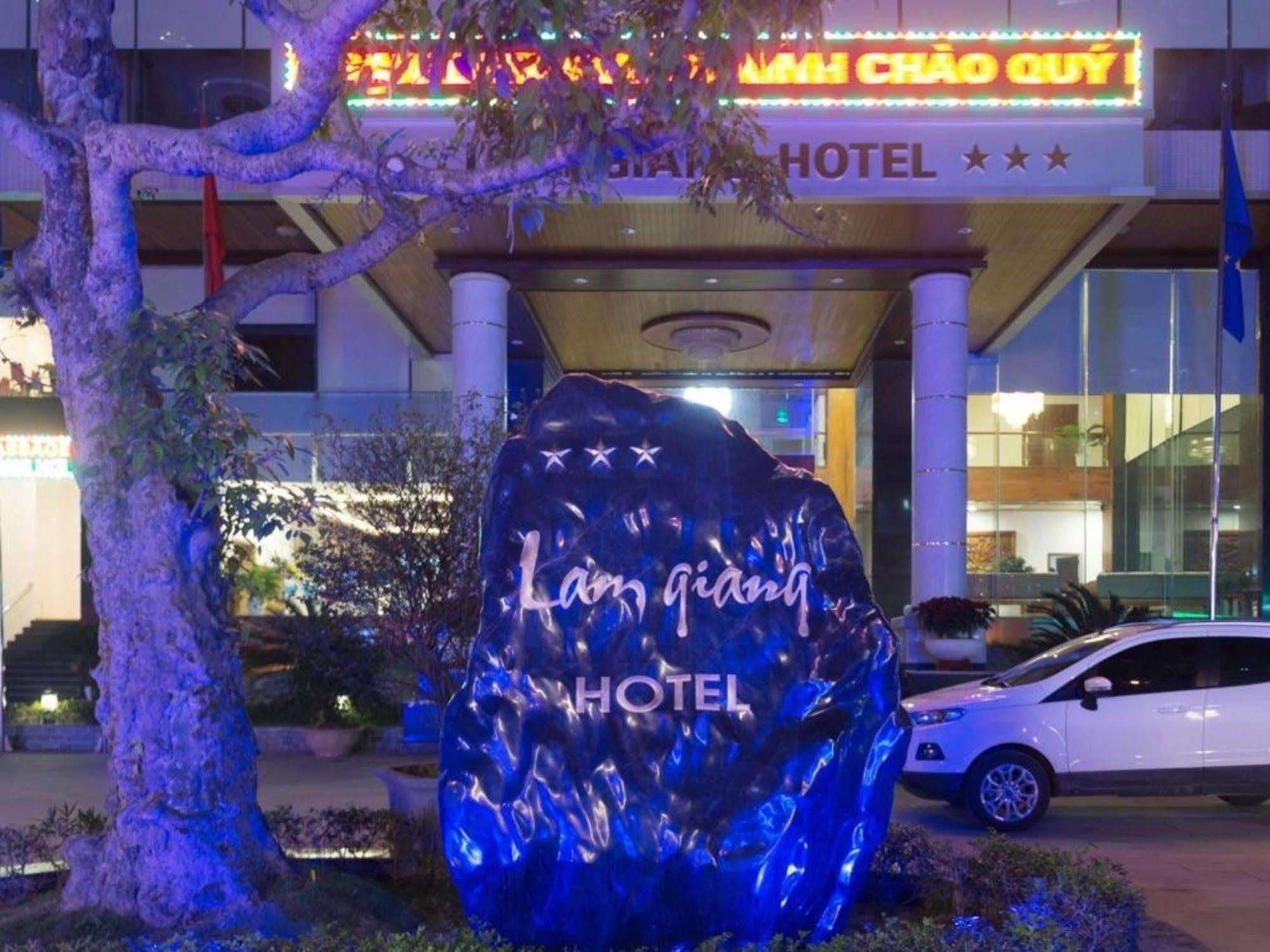 Lam Giang Hotel Vinh Eksteriør billede