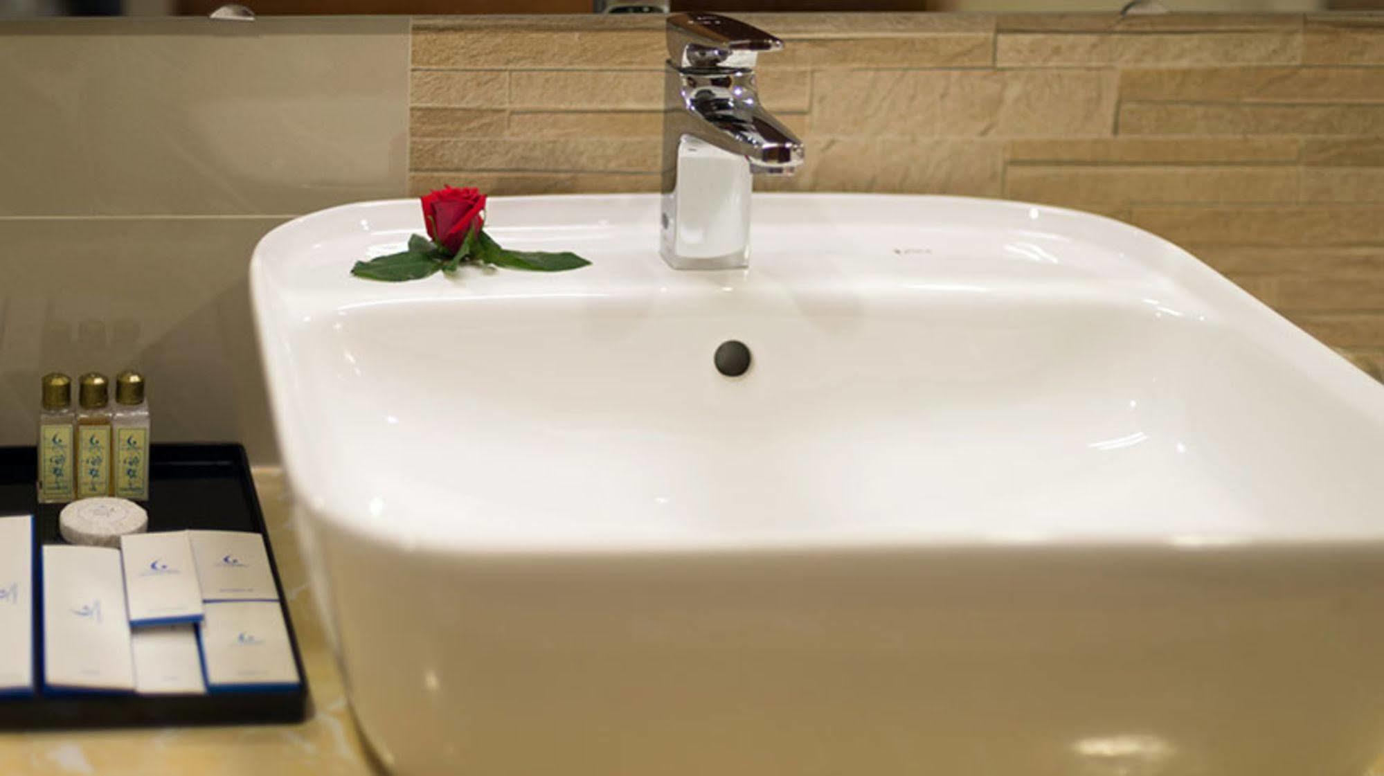 Lam Giang Hotel Vinh Eksteriør billede