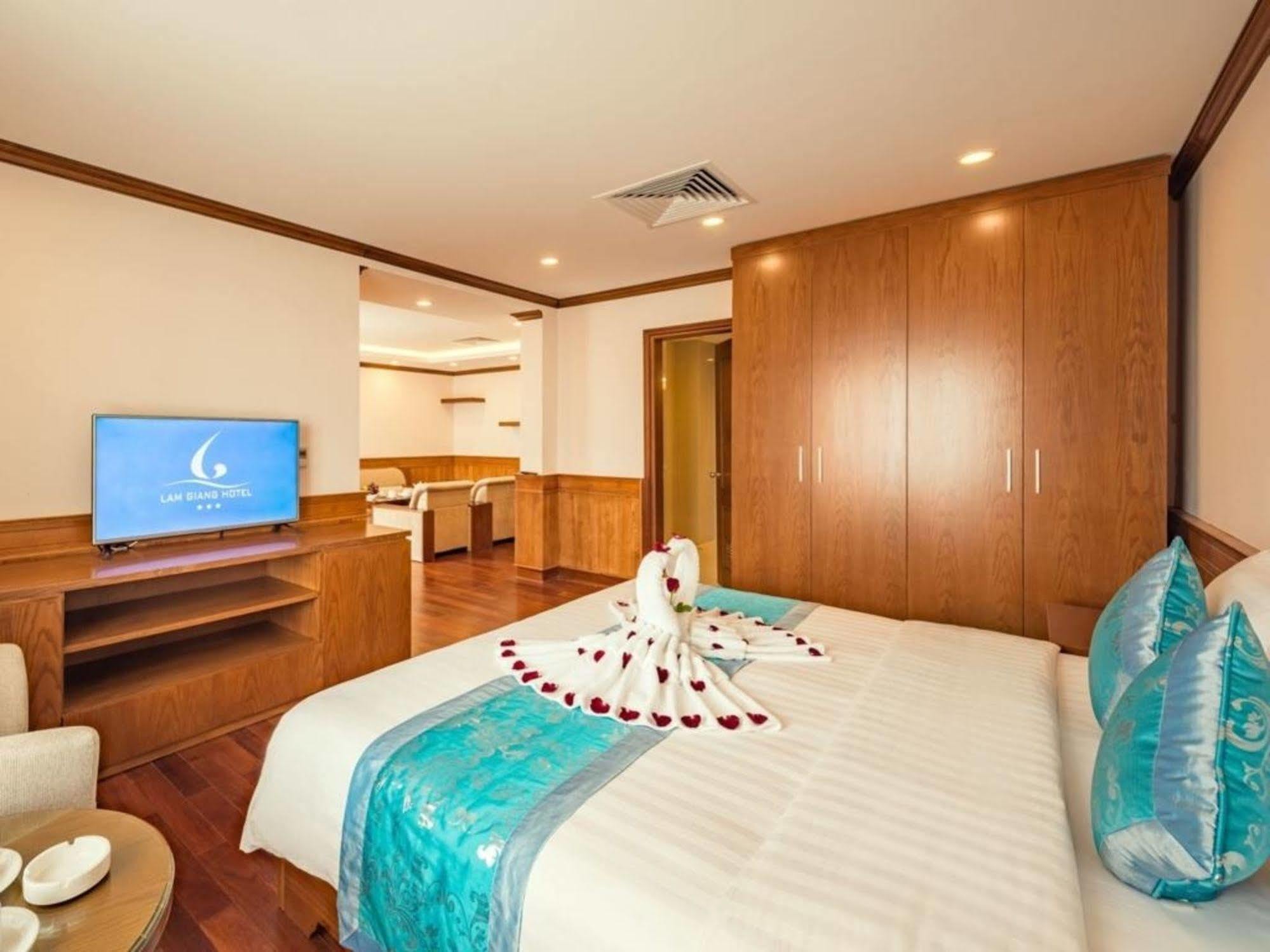 Lam Giang Hotel Vinh Eksteriør billede